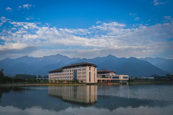 NWPU Memory: Water Holds the Sky(水天衔)